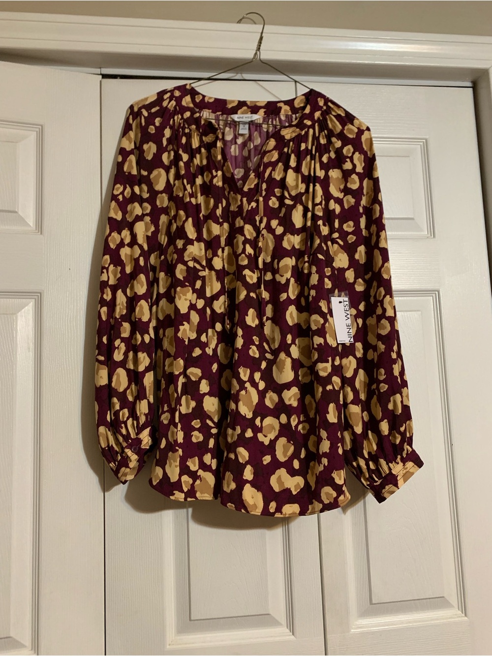 NWT Nine West 1X Women's Plum and Tan Printed Blouse